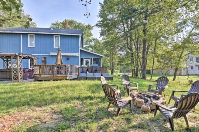 Spacious Lake Harmony Home with Deck and Fire Pit! - Harmony Lake