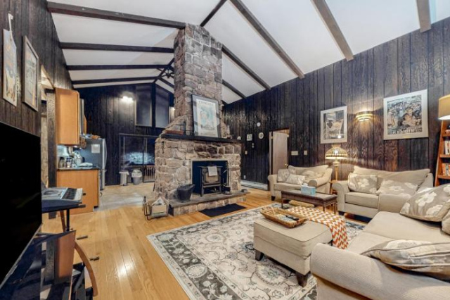 Lake Harmony - Pineknoll Drive Retreat - Harmony Lake