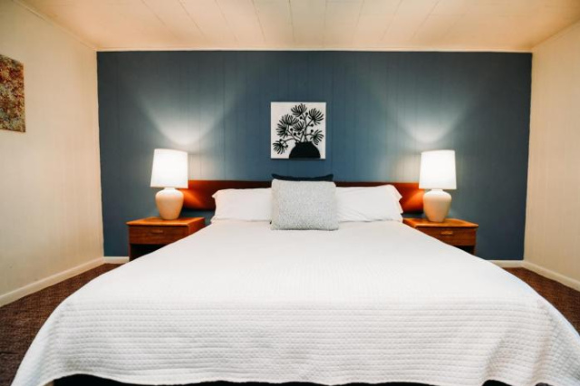 Rainbow Mountain Resort - LGBTQ Friendly - 布許基爾