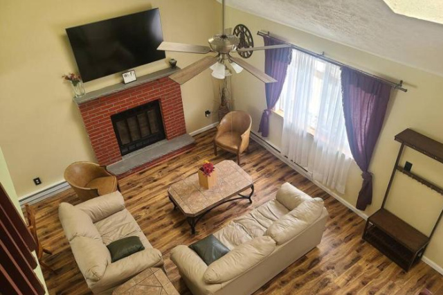 Newly Remodeled 5 Bedroom Chalet in Prime Pocono - Canadensis