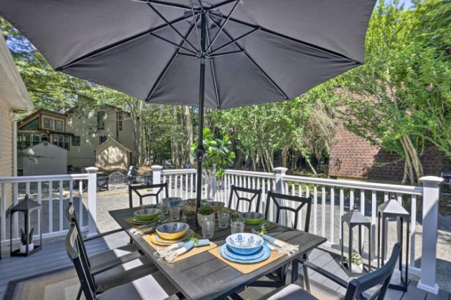 Tobyhanna Escape with Fire Pit and Lake Access! - Canadensis