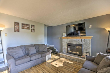 Lakefront Tobyhanna Home with Community Pool!