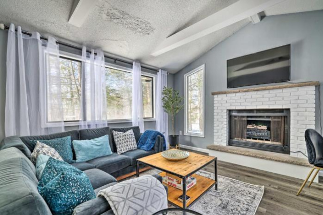 Pocono Home Rental Near Tobyhanna State Park! - 卡納登西斯