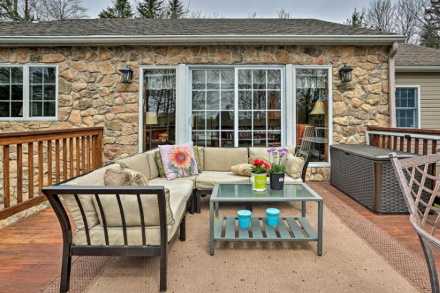 Lakefront Home with Boats and Dock, 8 Mi to Camelback! - Canadensis