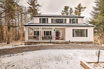 Pocono Pines Family Home with Private Hot Tub!