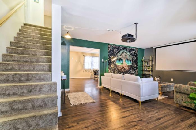 Family-Friendly Pocono Home with Hot Tub! - Albrightsville