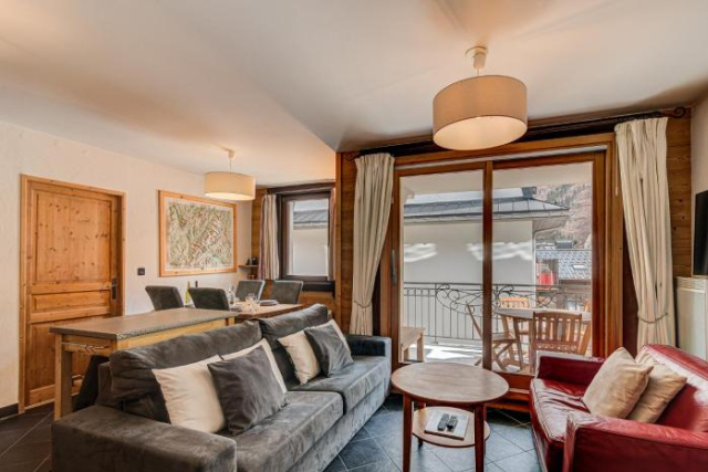 APARTMENT LE PARADIS 2 - ALPES TRAVEL - CENTRAL CHAMONIX (sleeps4-5) - Chamonix Mont-Blanc