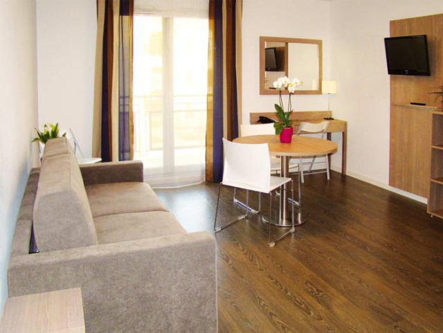 Zenitude Hôtel Résidences Roissy Village - Roissy-en-France