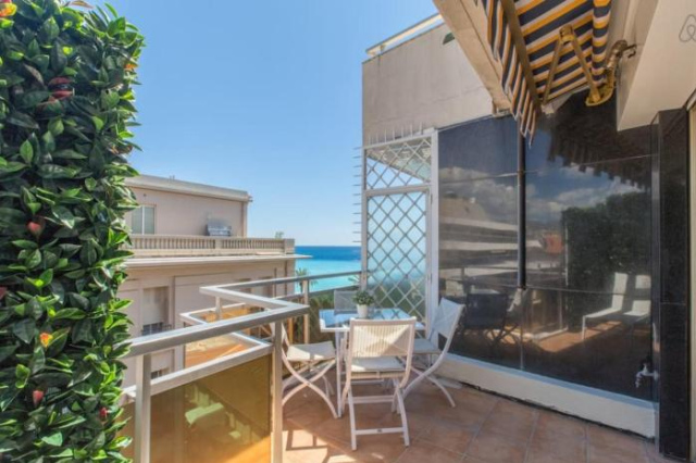 ROYAL PROMENADE Pool terrace with sea view - Nice