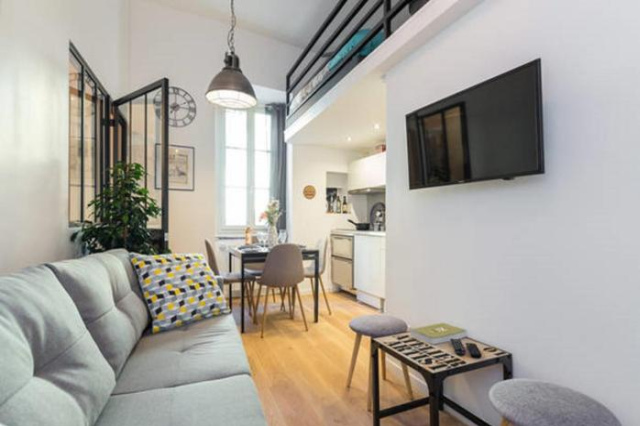 ANGLE DROIT- LOFT CHARMANT ET ATYPIQUE, CLIMATISATION, Vieux-Nice - 尼斯