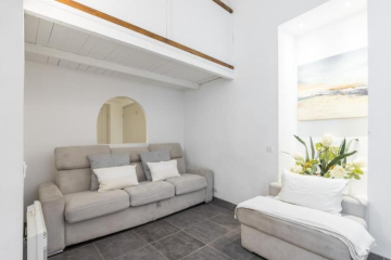 Duplex in Rue de la Préfecture Old Town 2 Bdrs