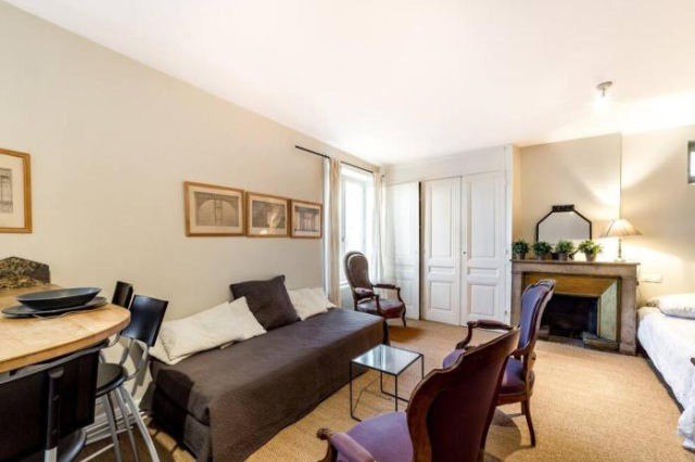 Small Studio in my house with garden - Lyon