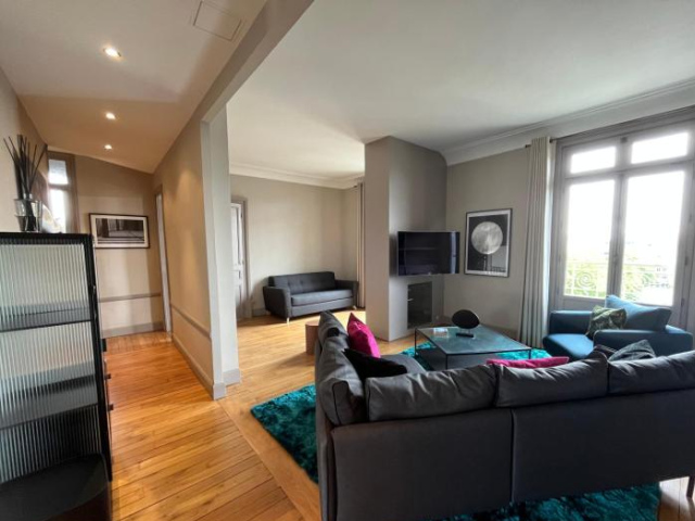 Appartement haut standing 125m2 / Parking privé plein centre-ville avec vue panoramique - Rennes