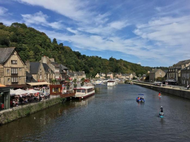 Dinan -La Petite Madeleine - cosy townhouse walking distance from restaurants - Dinan