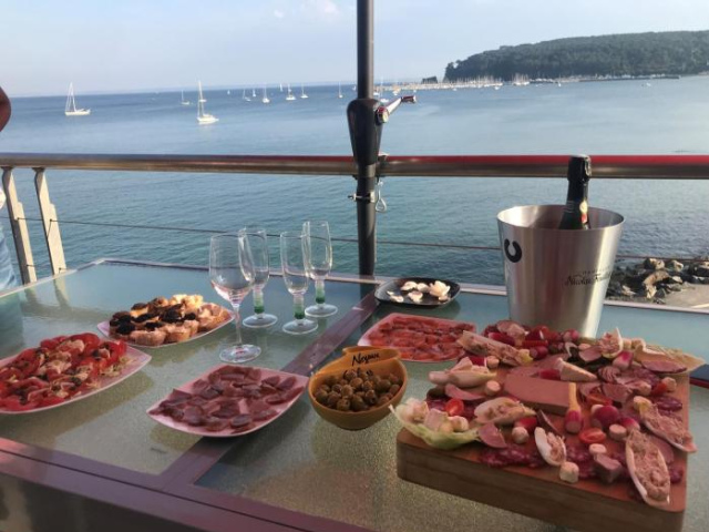 Appartement cosy les pieds dans l’eau, vue mer exceptionnelle - 克羅宗