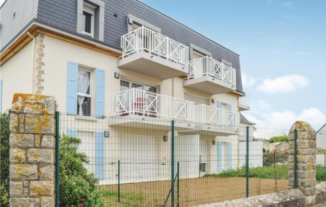 Amazing apartment in Saint Quay Portrieux with 2 Bedrooms and WiFi - Saint-Quay-Portrieux