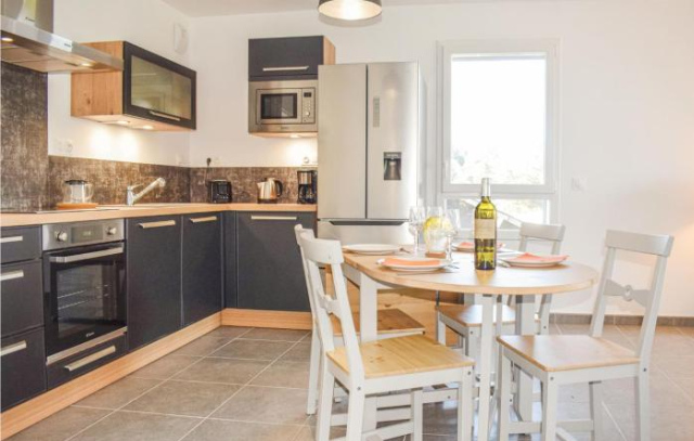 Amazing apartment in Saint Quay Portrieux with 2 Bedrooms and WiFi - Saint-Quay-Portrieux