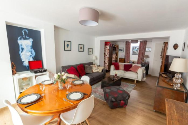 Furnished Apartment Near Palais de la Justice With 2 Bedrooms & a Garden - Bordeaux