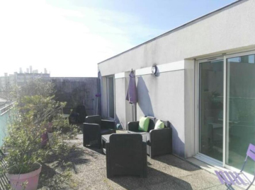 Superbe 3 pièces Terrasse 50m 10 minutes à pieds du centre ville