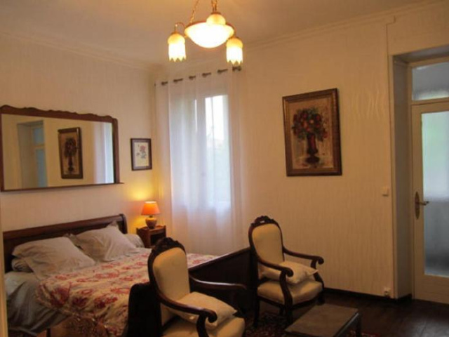 Aude City Wall Bed and Breakfast - Carcassonne